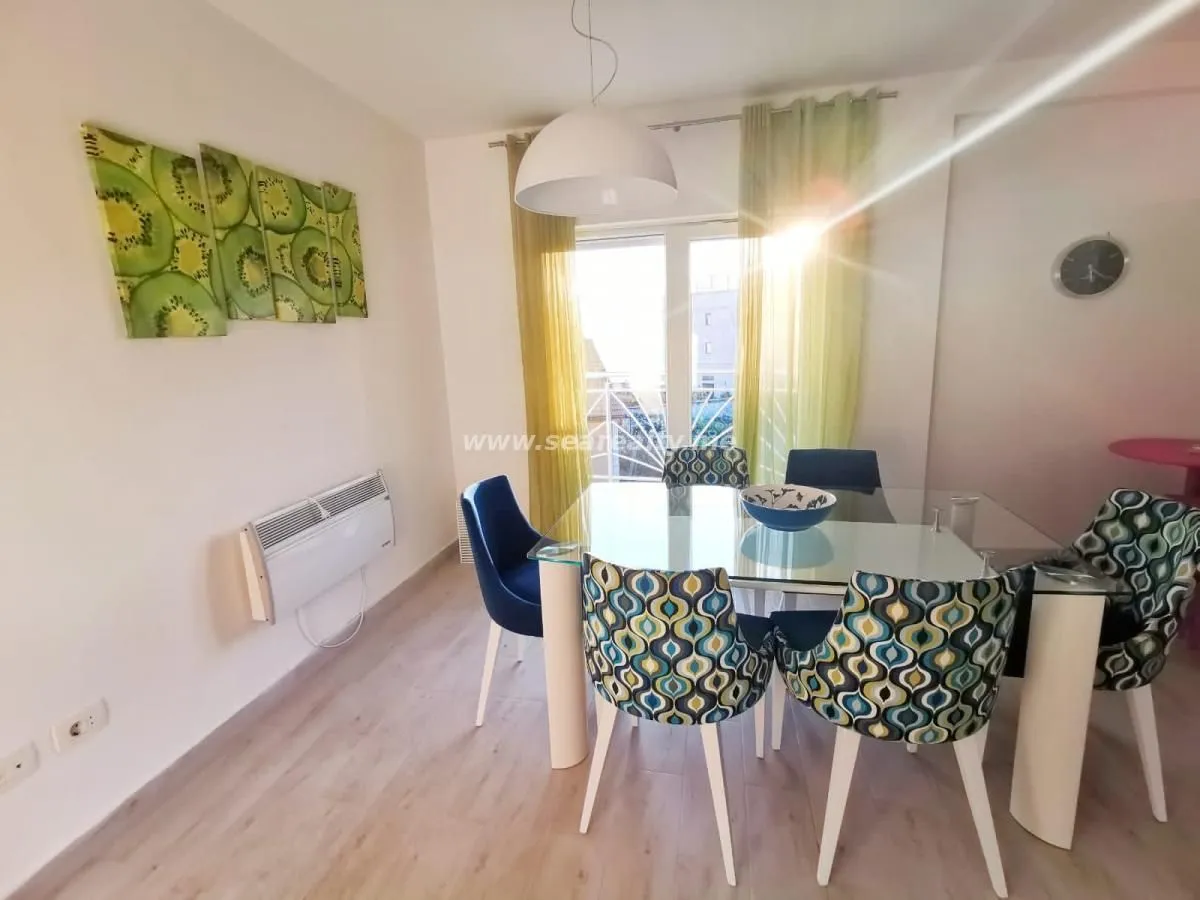 Rent, one bedroom apartment, 58m², Centar, Tivat