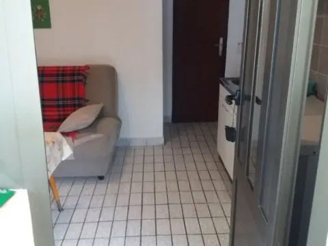 Daily-rent, house, 26m², Sutomore, Bar - image 5