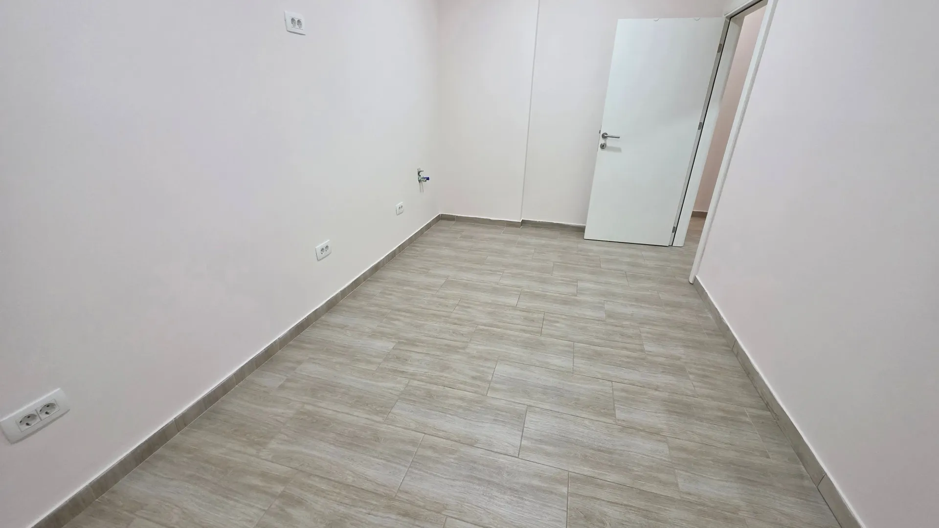 Rent, office space, 58m², Tološka šuma, Podgorica