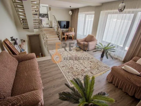 Prodaja, kuća, 240m², Tivat, Crna Gora - image 7