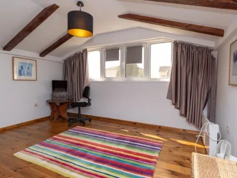 Sale, house, 200m², Tološi, Podgorica - image 13