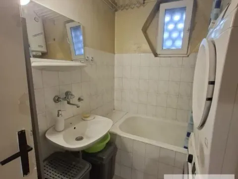 Izdavanje, jednosoban stan, 30m², Stari Grad, Beograd - image 7