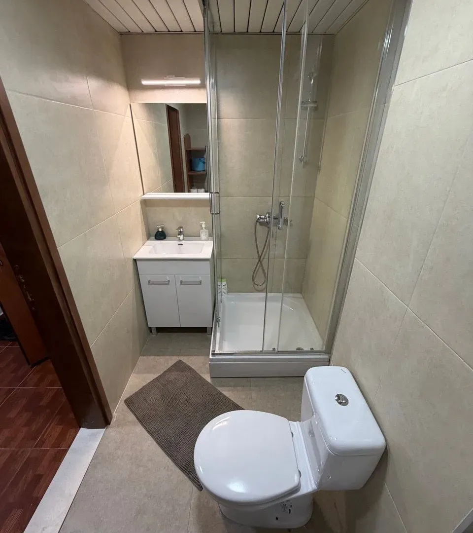 Izdavanje, jednosoban stan, 55m², Lazi, Budva