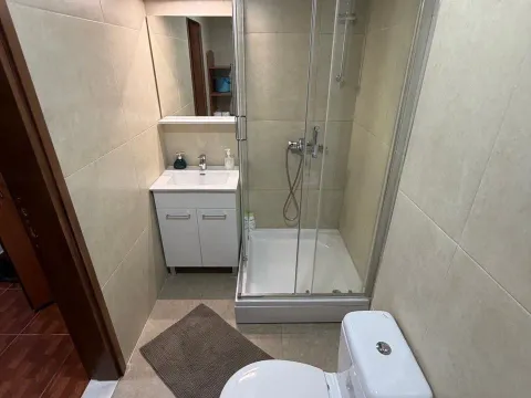 Izdavanje, jednosoban stan, 55m², Lazi, Budva - image 10