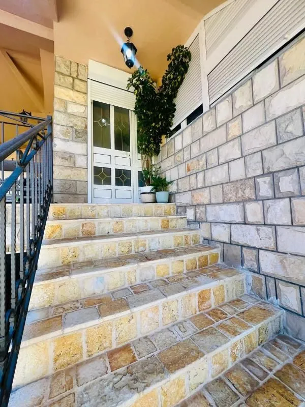 Prodaja, kuća, 300m², Bar, Crna Gora