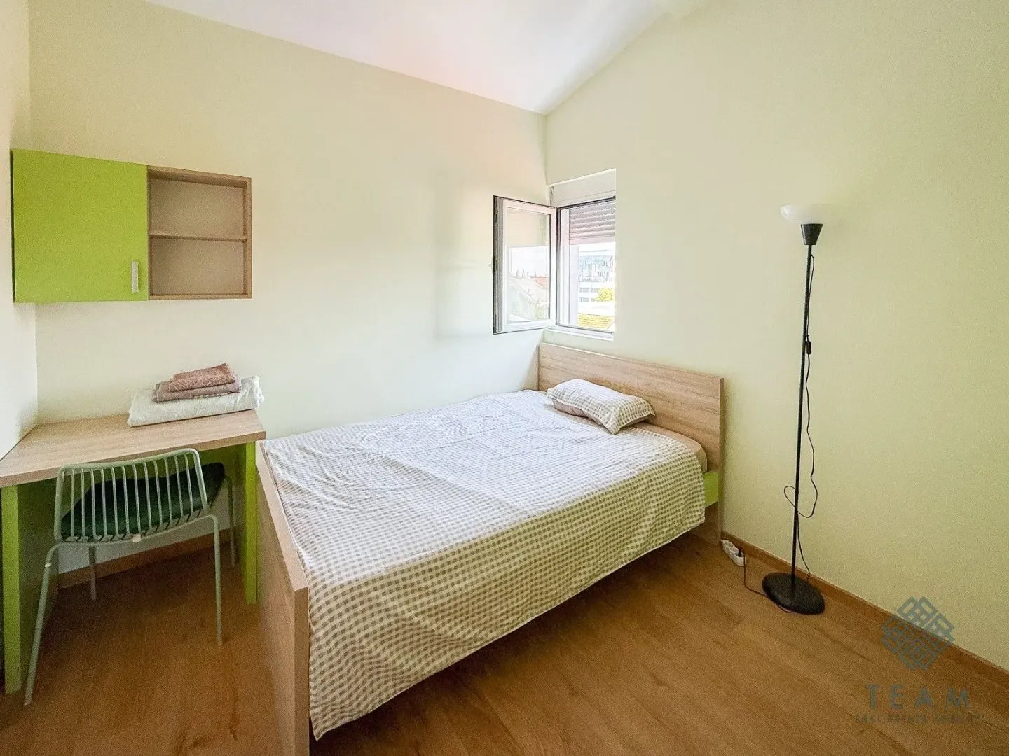 Izdavanje, trosoban stan, 150m², Zabjelo, Podgorica