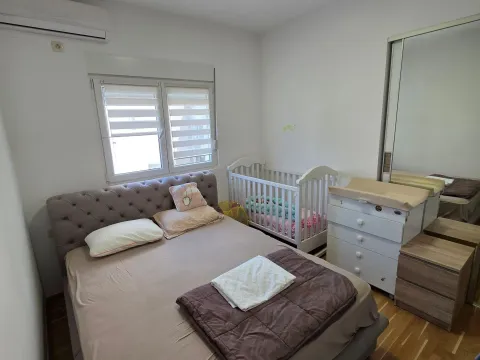 Rent, two bedroom apartment, 72m², Blok 9, Podgorica - image 9