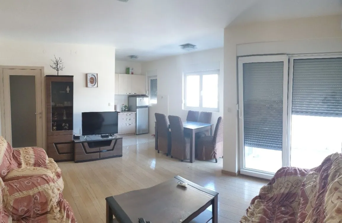 Izdavanje, dvosoban stan, 73m², City Kvart, Podgorica