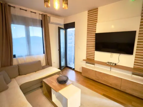 Rent, two bedroom apartment, 70m², City Kvart, Podgorica - image 5