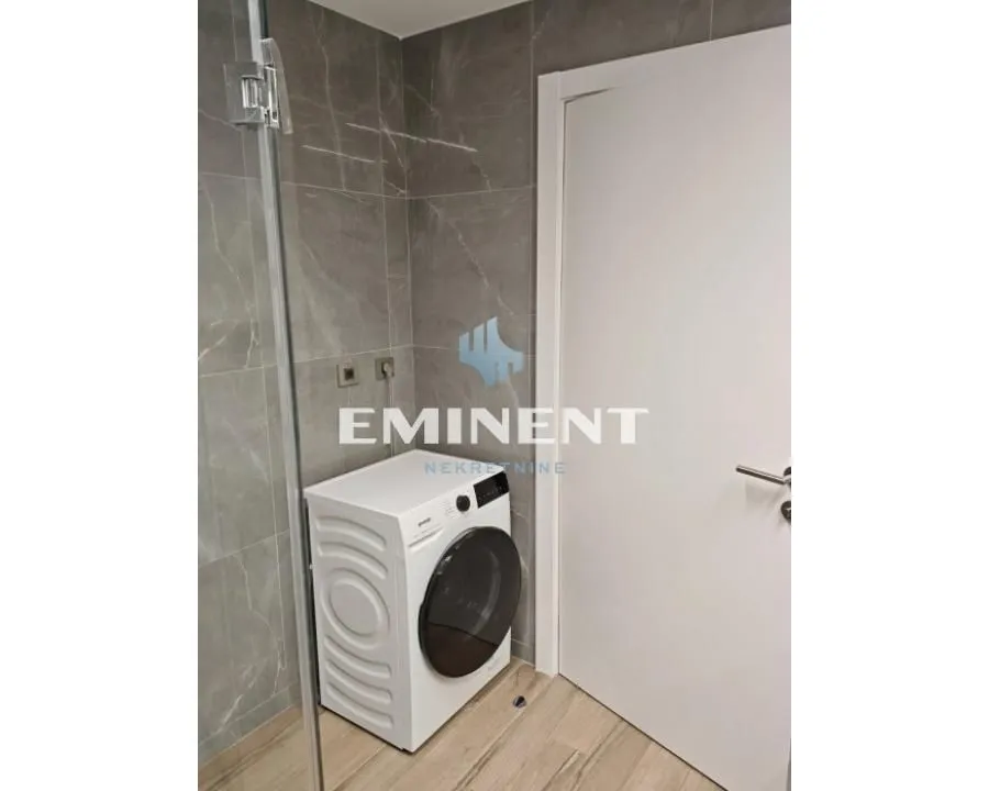 Izdavanje, dvosoban stan, 61m², Novi Beograd Blok 67, Novi Beograd Sve Podlokacije