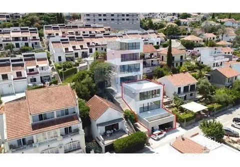 Sale, house, 200m², Krašići, Tivat