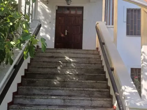 Izdavanje, kuća, 350m², Savski Venac, Beograd - image 15