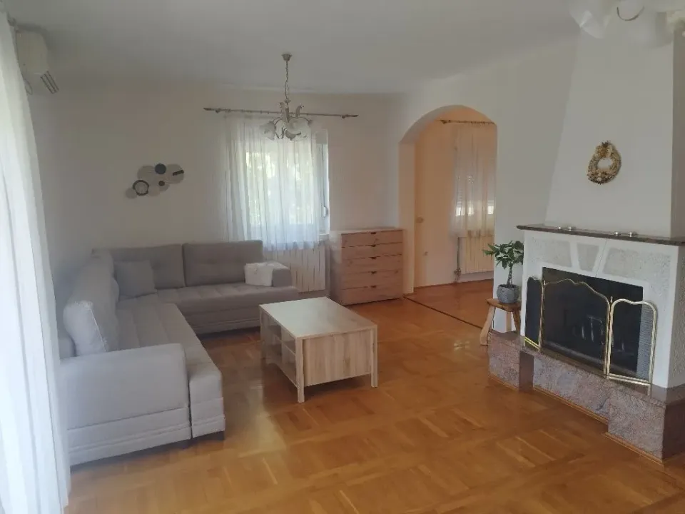 Rent, house, 140m², Zabjelo, Podgorica