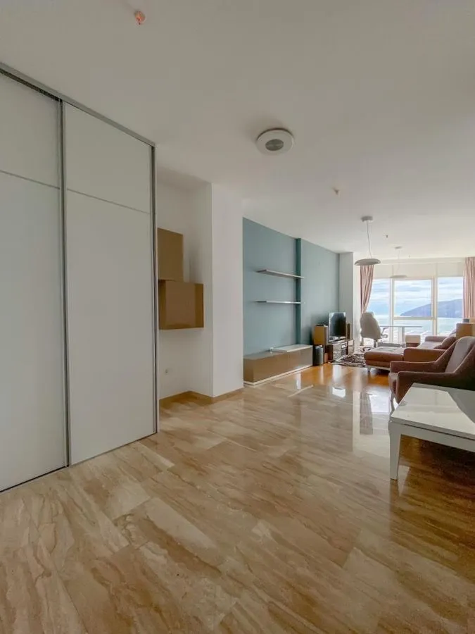 Prodaja, dvosoban stan, 77m², Budva, Crna Gora