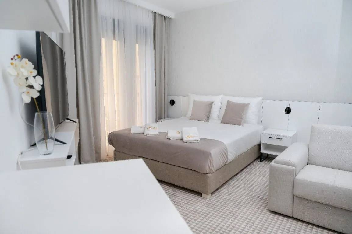 Izdavanje, garsonjera, 32m², Budva, Crna Gora