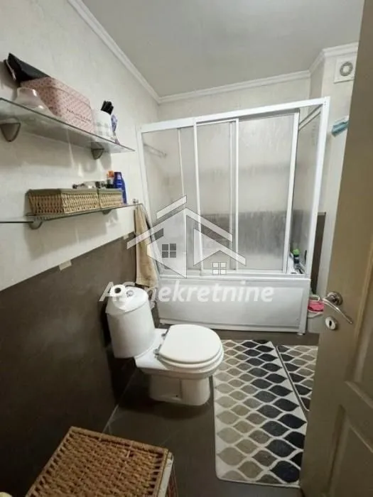 Izdavanje, trosoban stan, 73m², Voždovac Sve Podlokacije, Beograd