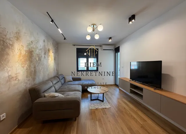 Izdavanje, jednosoban stan, 48m², City Kvart, Podgorica