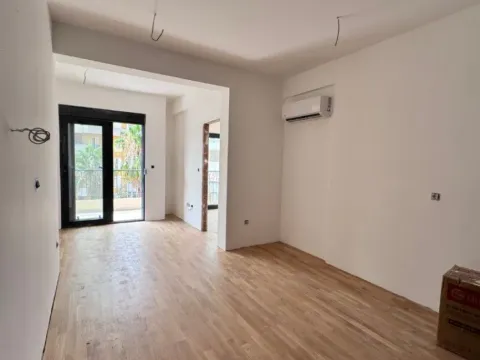 Sale, one bedroom apartment, 40m², Adok, Budva - image 11