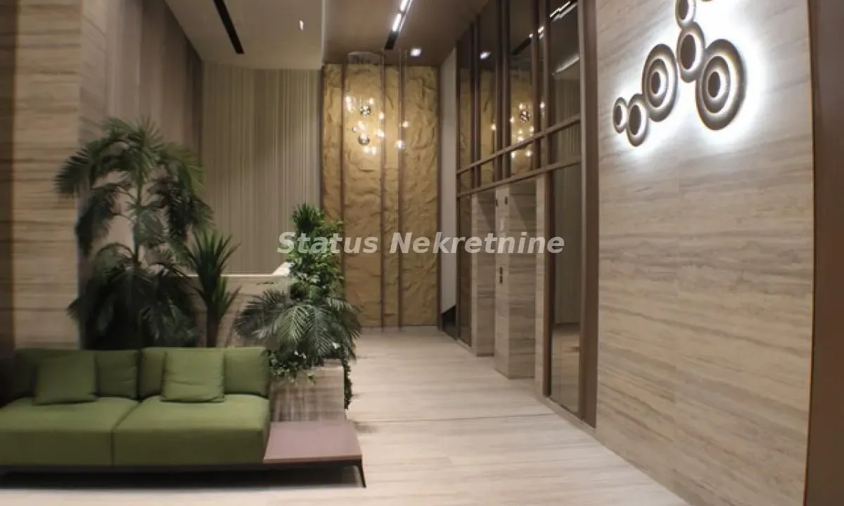 Izdavanje, četvorosoban stan, 101m², Stari grad, Novi Sad