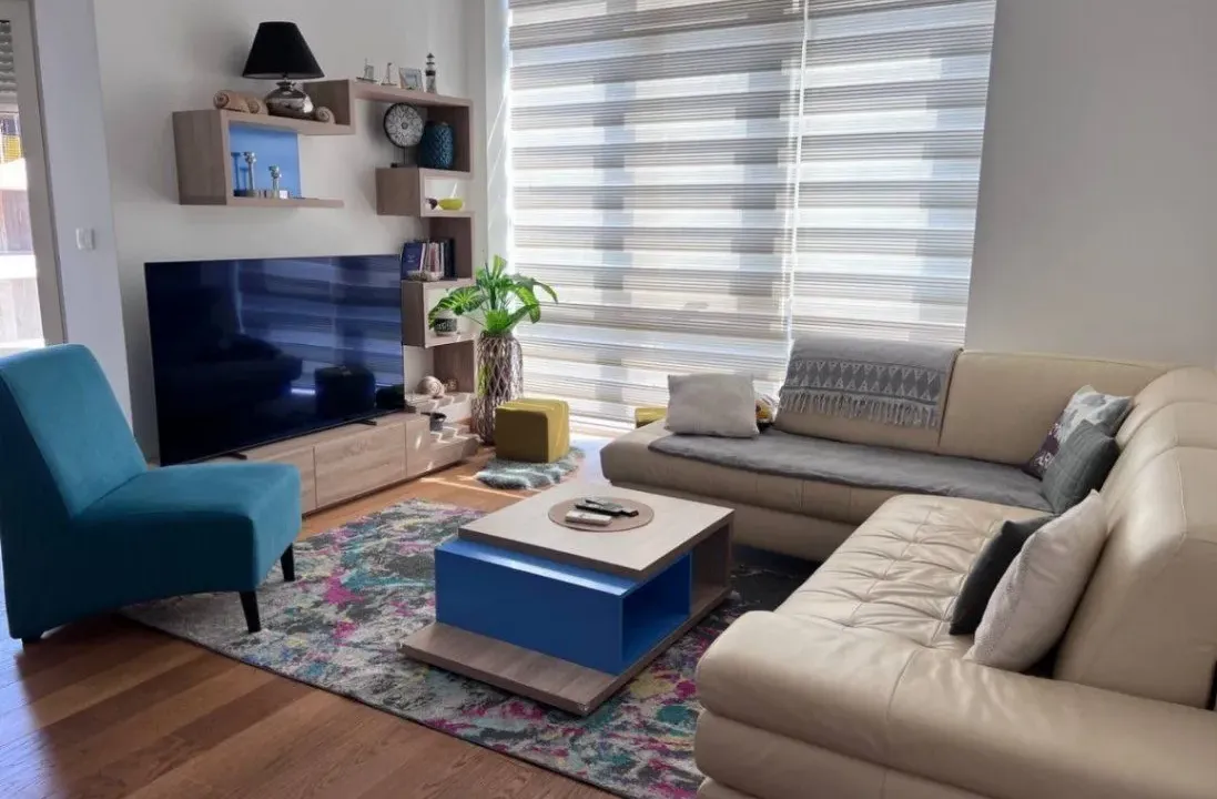 Izdavanje, dvosoban stan, 60m², Centar, Budva