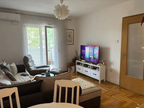 Izdavanje, jednosoban stan, 47m², Krivi Most, Podgorica - image 16