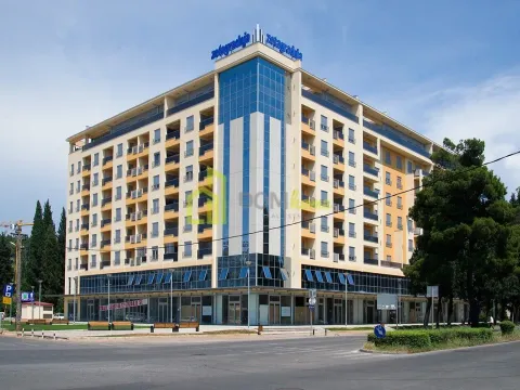 Izdavanje, poslovni prostor, 75m², Centar, Podgorica - image 16