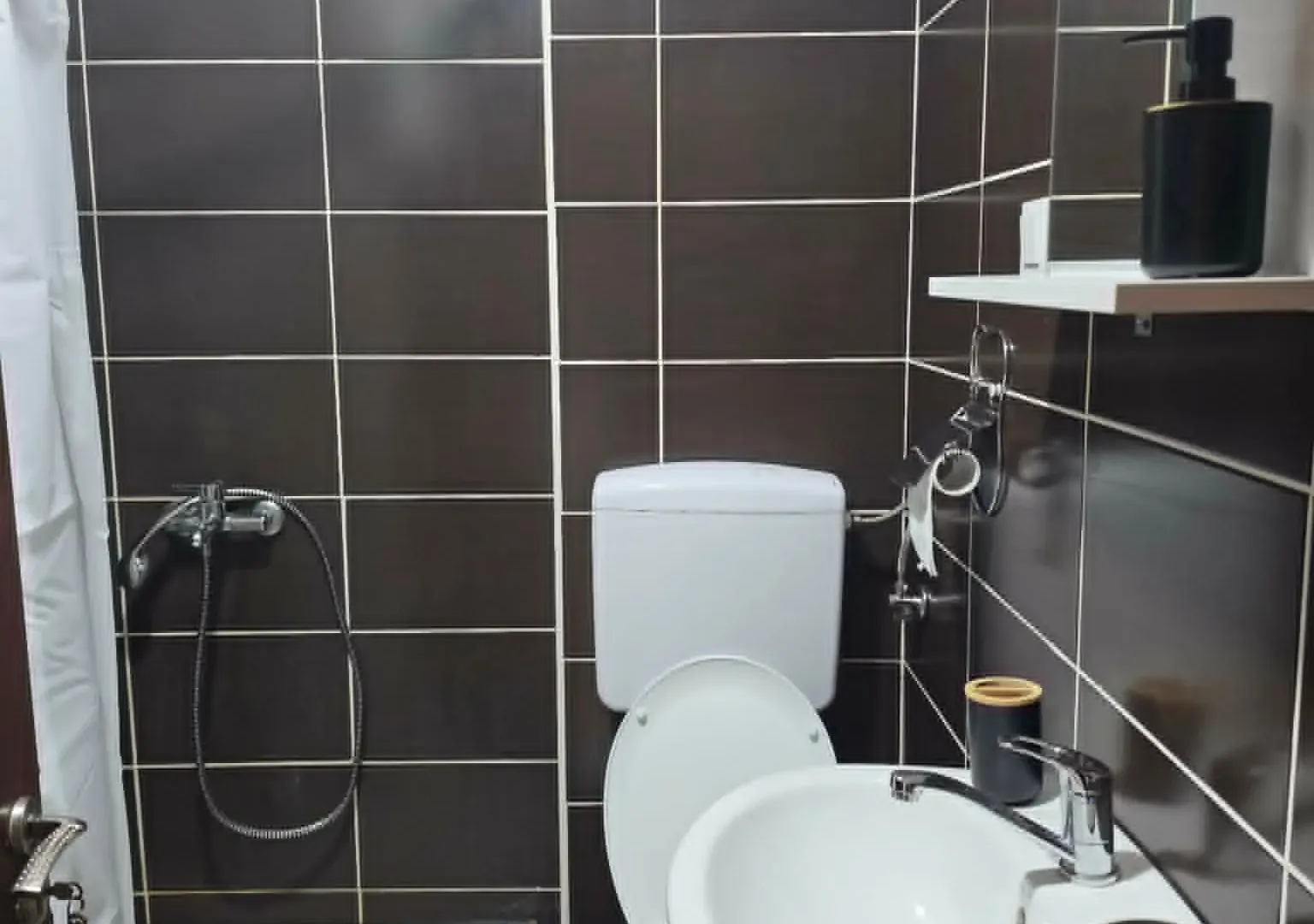 Izdavanje, jednosoban stan, 30m², Đenovići, Herceg Novi