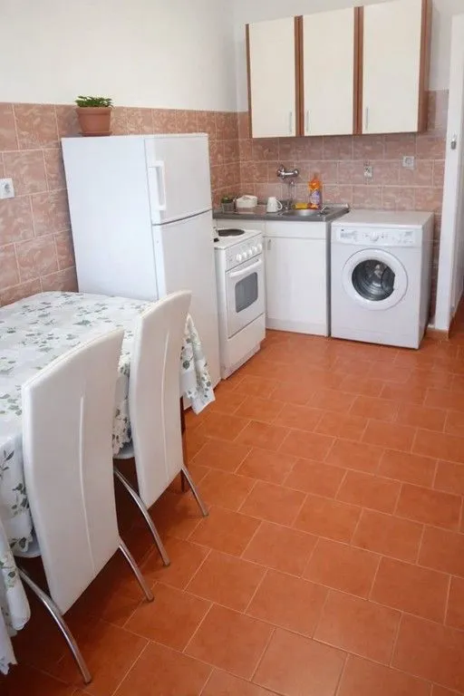 Rent, studio apartment, 37m², Dalmatinska ulica, Podgorica
