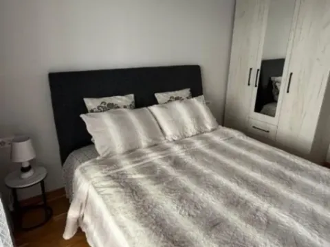 Rent, one bedroom apartment, 42m², Centar, Budva - image 11