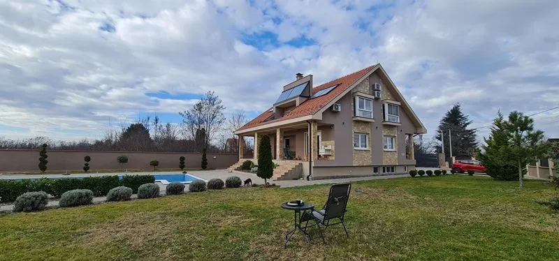 Prodaja, kuća, 426m², Boleč, Grocka
