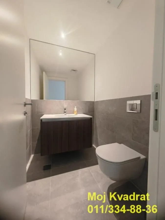 Izdavanje, četvorosoban stan, 120m², Savski Venac, Beograd