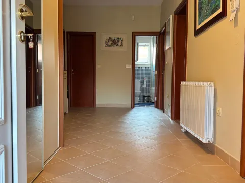 Izdavanje, trosoban stan, 88m², Dajbabe, Podgorica - image 8