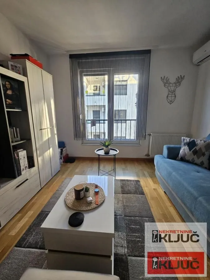 Izdavanje, garsonjera, 27m², Salajka, Novi Sad Sve Podlokacije