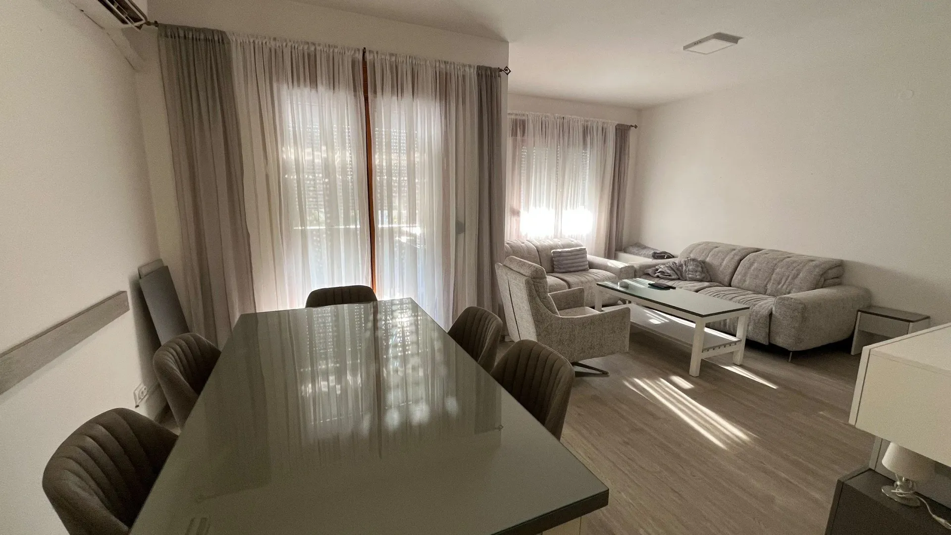 Izdavanje, stan, 82m², Tivat, Crna Gora