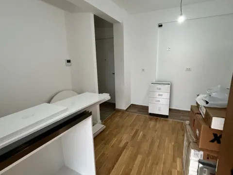 Prodaja, jednosoban stan, 40m², Šušanj, Bar - image 8