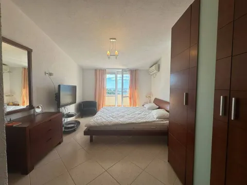 Sale, four bedroom apartment, 176m², Petrovac, Budva - image 14