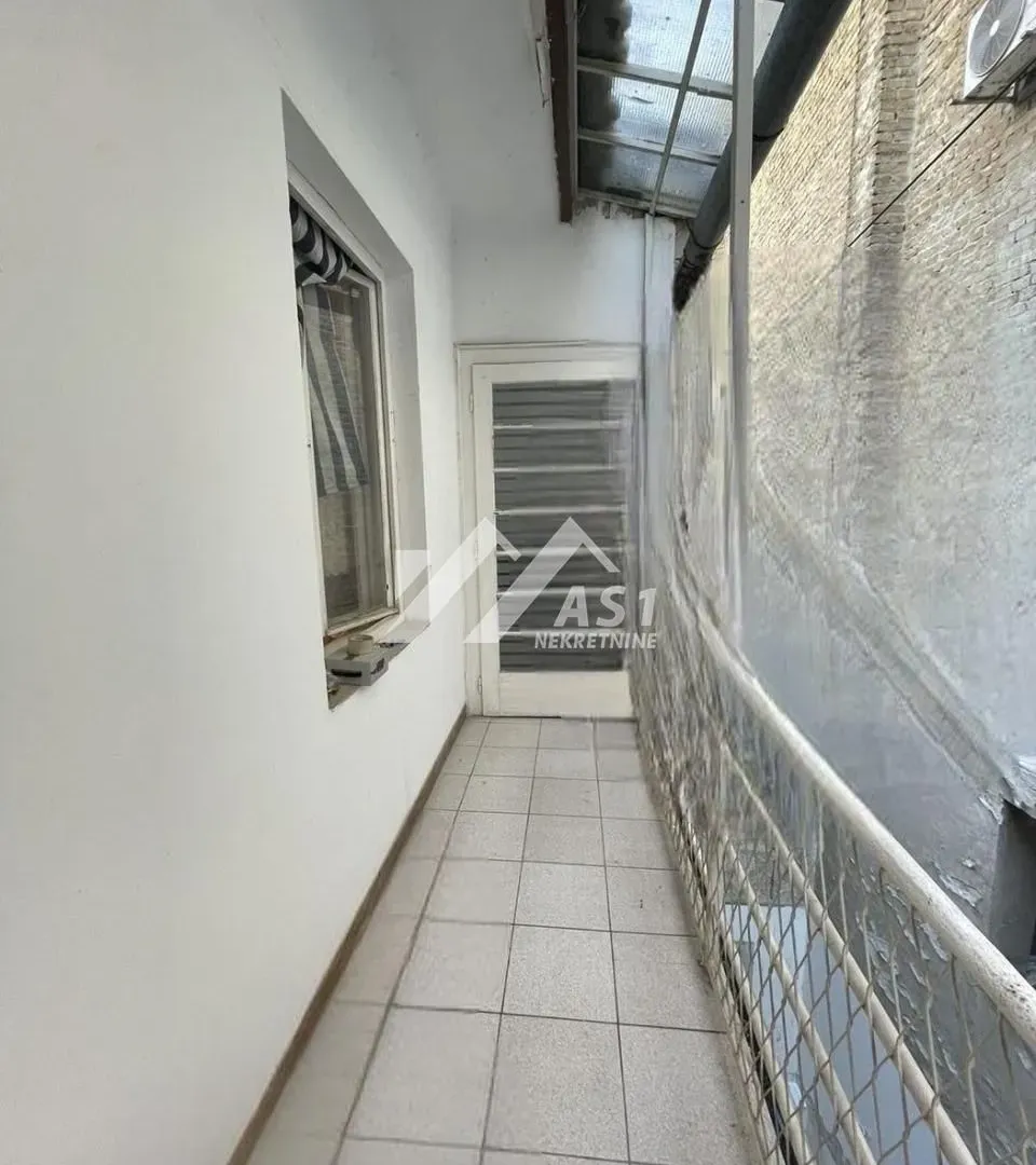 Prodaja, trosoban stan, 80m², Centar, Novi Sad