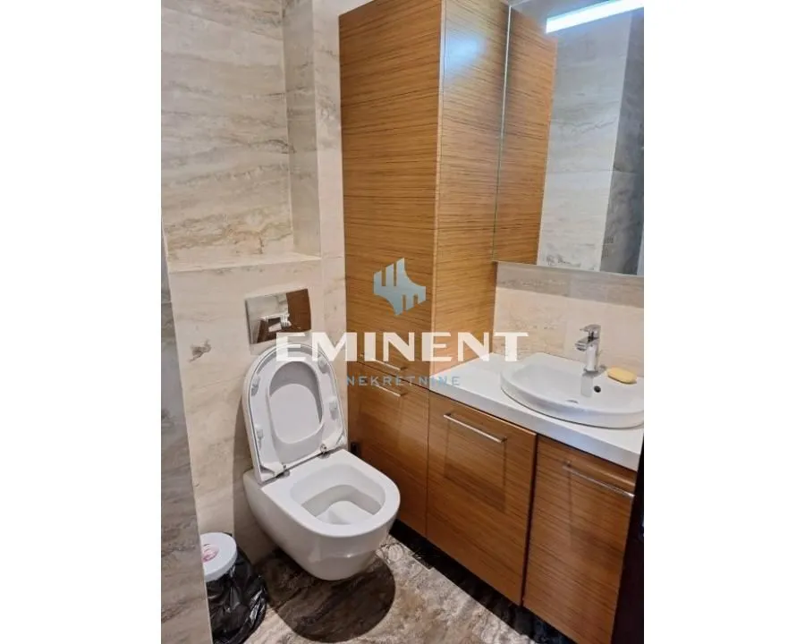 Izdavanje, trosoban stan, 102m², Vračar Hram, Vračar Sve Podlokacije