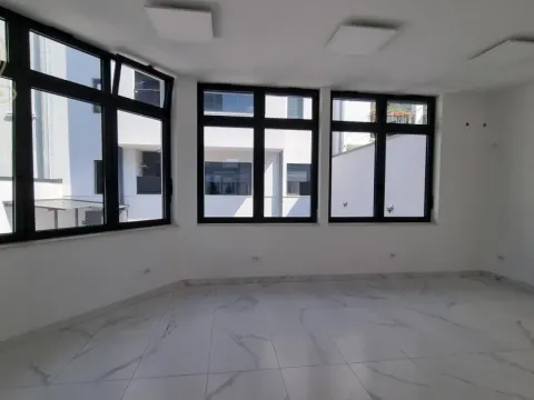 Poslovni prostor in Spens