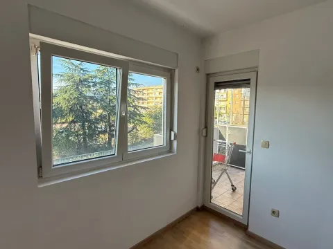 Rent, two bedroom apartment, 75m², City Kvart, Podgorica - image 4