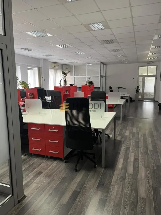 Rent, office space, 780m², Novo naselje, Novi Sad