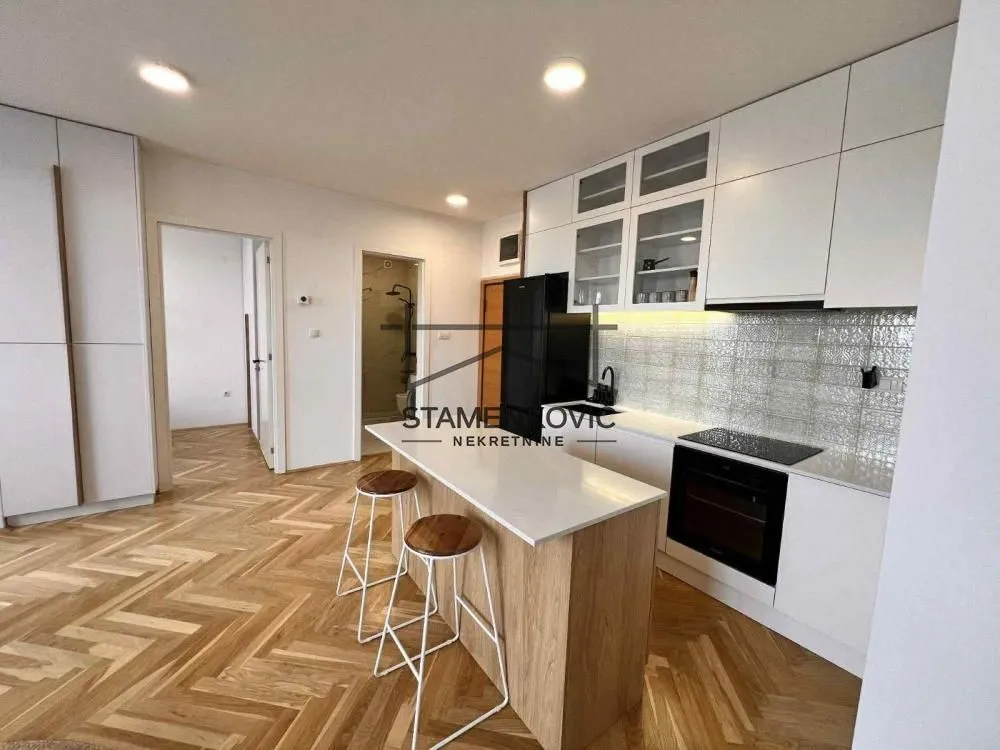 Izdavanje, jednosoban stan, 41m², Bulevar Oslobodjenja, Novi Sad Sve Podlokacije