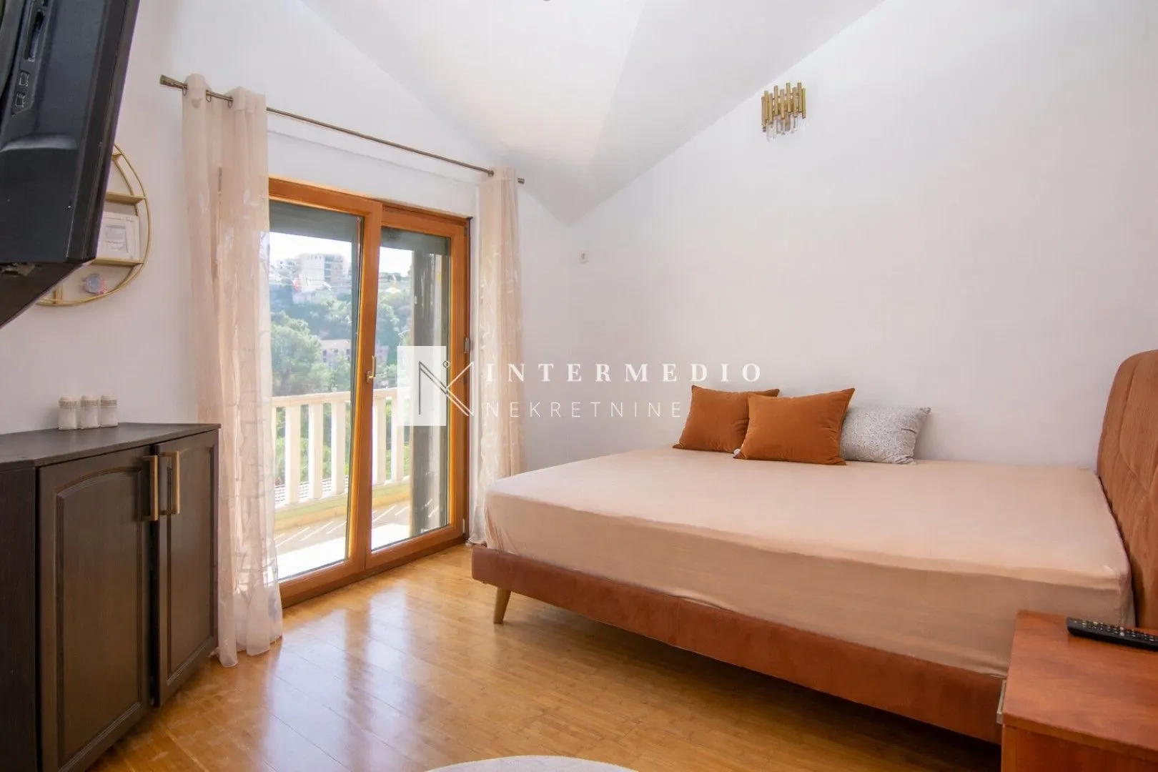 Rent, four bedroom apartment, 137m², Topla, Herceg Novi