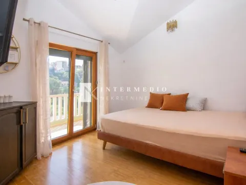 Izdavanje, četvorosoban stan, 137m², Topla, Herceg Novi - image 12