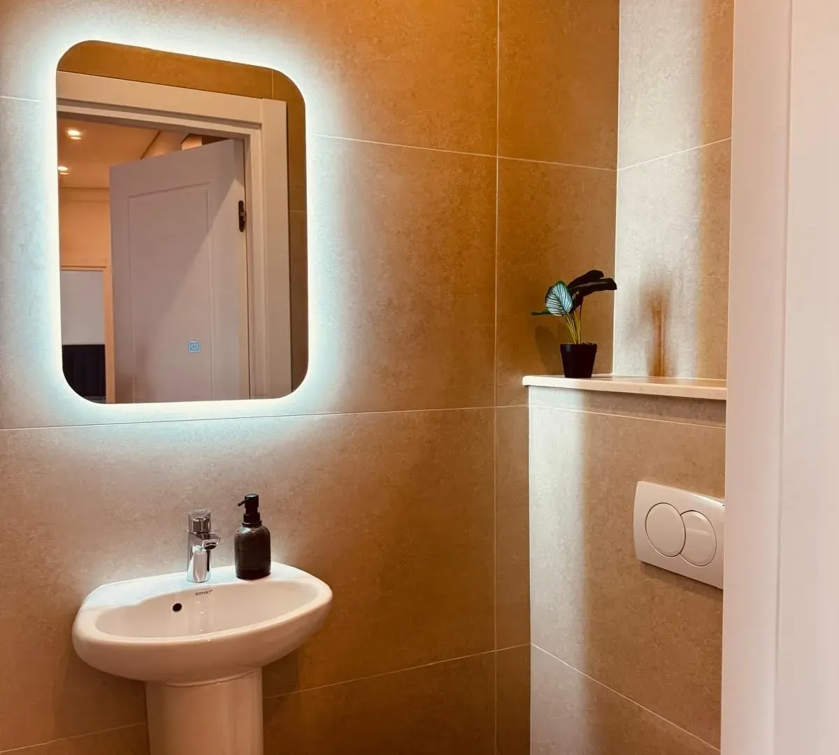 Prodaja, trosoban stan, 90m², Kava, Tivat