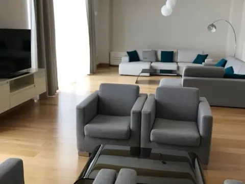 Izdavanje, kuća, 600m², Blizikuće, Budva - image 23