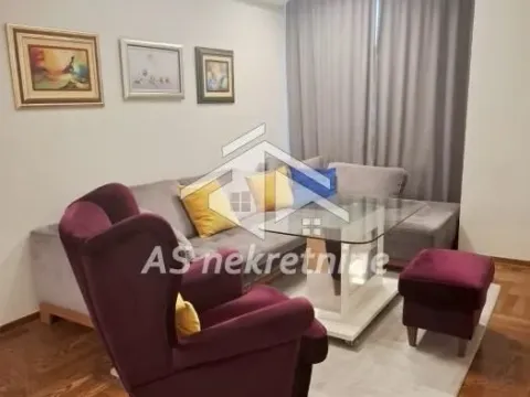 Izdavanje, trosoban stan, 70m², Vračar Sve Podlokacije, Beograd - image 2