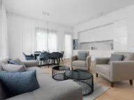 Izdavanje, četvorosoban stan, 273m², Marići, Tivat - image 12