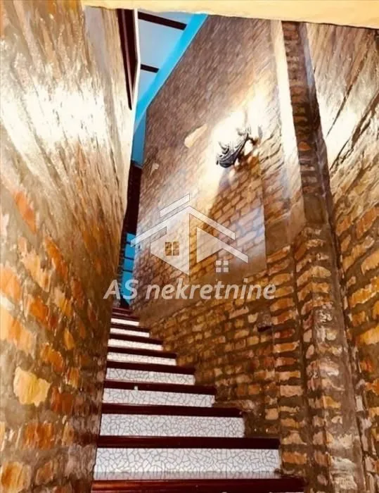 Izdavanje, kuća, 367m², Jajinci, Voždovac Sve Podlokacije