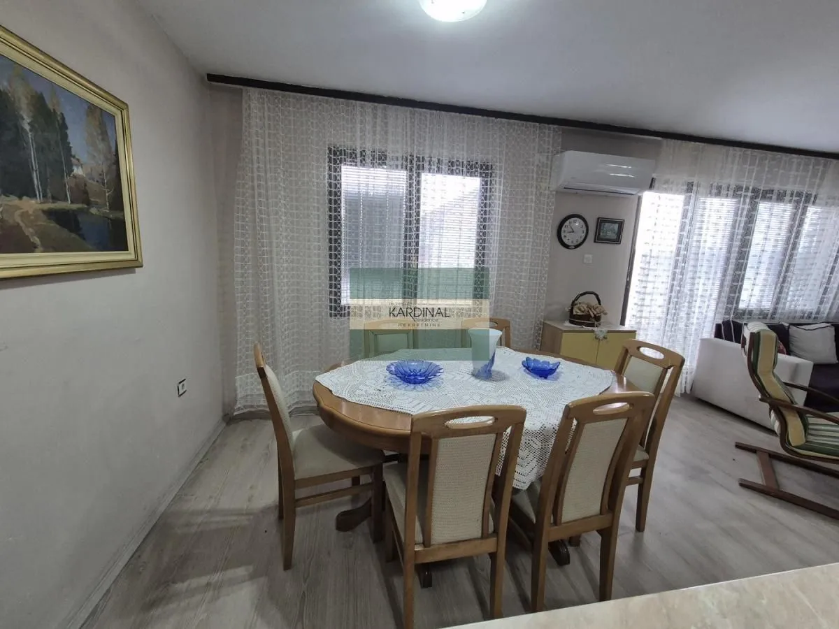 Prodaja, kuća, 300m², Tonja, Ćuprija